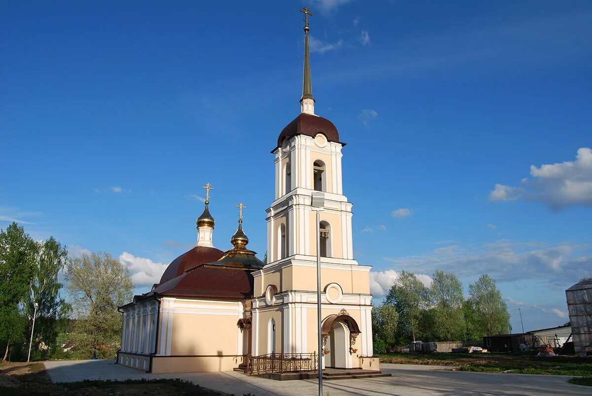 Храм Рождества Пресвятой Богородицы Калуга. Храм Рождества Пресвятой Богородицы Никольское Калужская область. Церковь Рождества Пресвятой Богородицы, село Никольское. Церковь Рождества Пресвятой Богородице Калуга. Никольское калуга