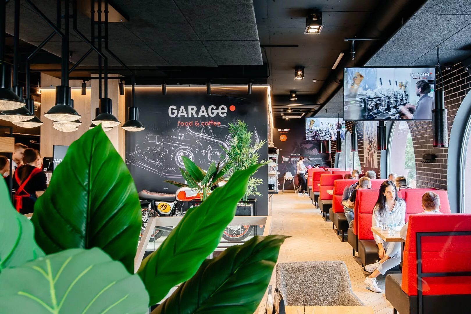 Garage food coffee ул немига 5. Garage food coffee ул немига 5. Garage фастфуд белорусская. Garage food&coffee московский просп. Ресторан гараж.