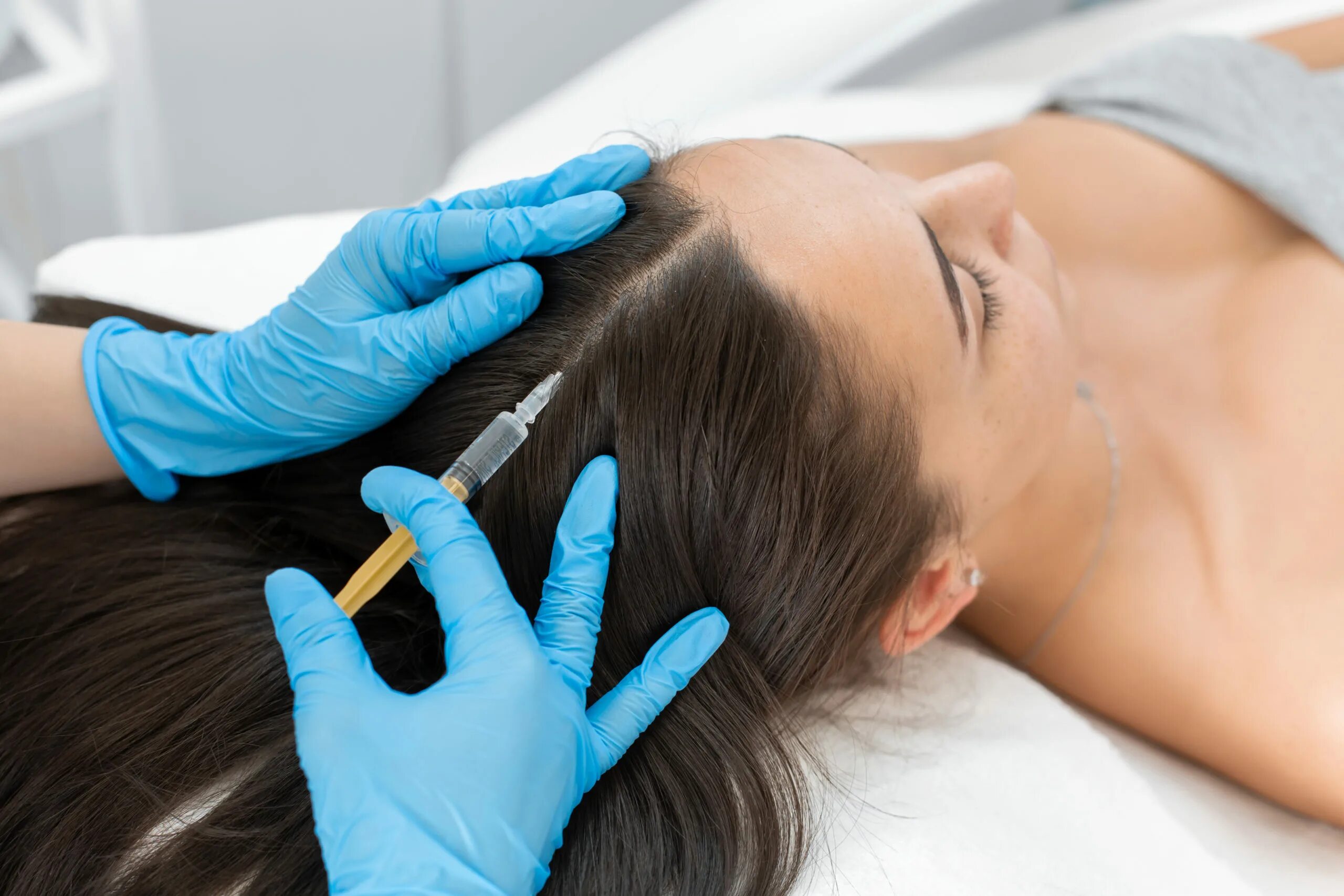 Инъекции головы. Hair treatment мезотерапия. PRP Plasma treatment. Мезотерапия для волос. Мезотерапия волосистой части головы.