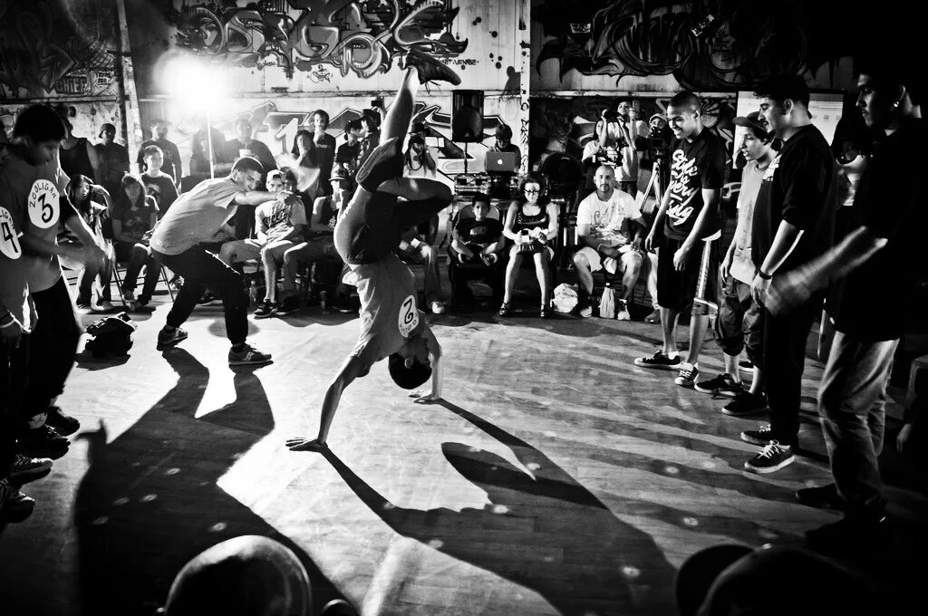 Hip hop 8. Хип хоп культура. Хип хоп надпись картинки. Хип хоп надпись. Hip hop red краска.