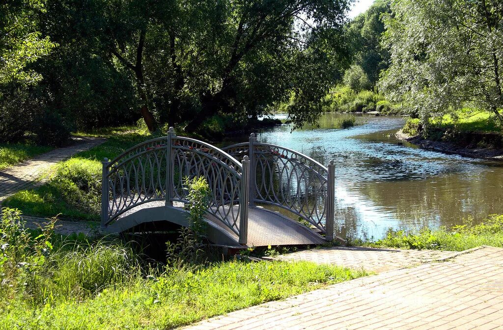 Ротонда в парке свиблово. Парк свиблово. Усадьба свиблово парк. Парк свиблово. Усадьба свиблово ротонда.