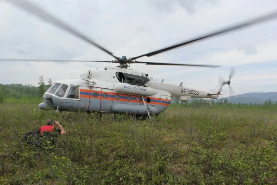 Погода осипенко хабаровского. С им Полины Осипенко Хабаровский край. Село имени Полины Осипенко Хабаровского края. Самолет бе200 и вертолет ми 8.