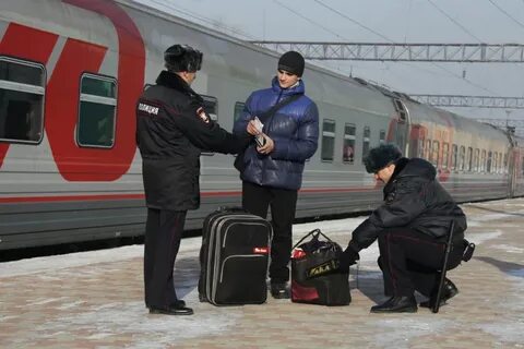 Задержали сотрудников транспортной полиции