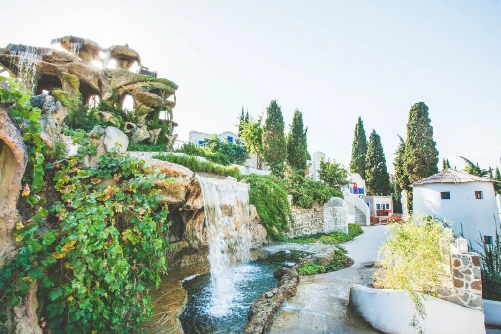 Отель порто маре алушта. Крым алушта порто маре. Порто маре алушта. Андреа фоссати художник. Крым алушта порто маре.