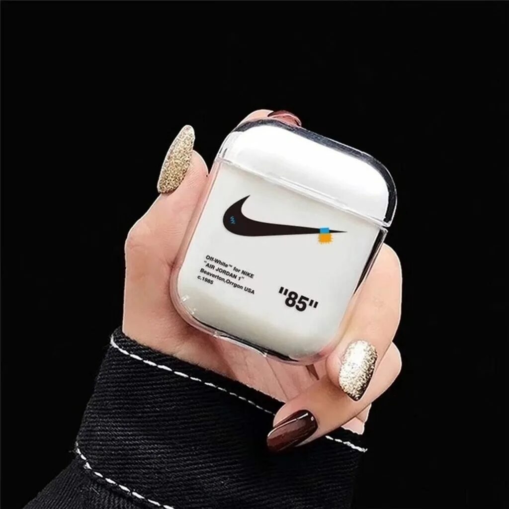 Аирподсы чехол найк. Чехол AIRPODS 2 Nike. Чехол для AIRPODS Pro Nike off White. Чехол для AIRPODS 2 off White. Беспроводные наушники pro чехол