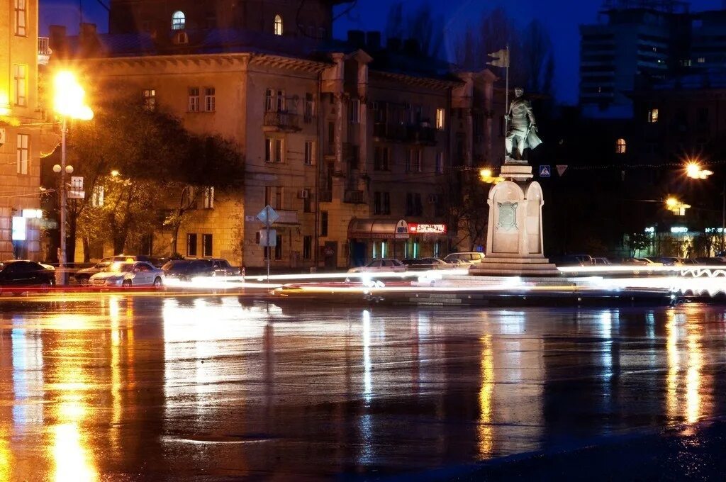 Город волгоград ночью. Ночная набережная волгоград. набережная волгоград ночью. вечерний волгоград. новая набережная волгоград ночью.