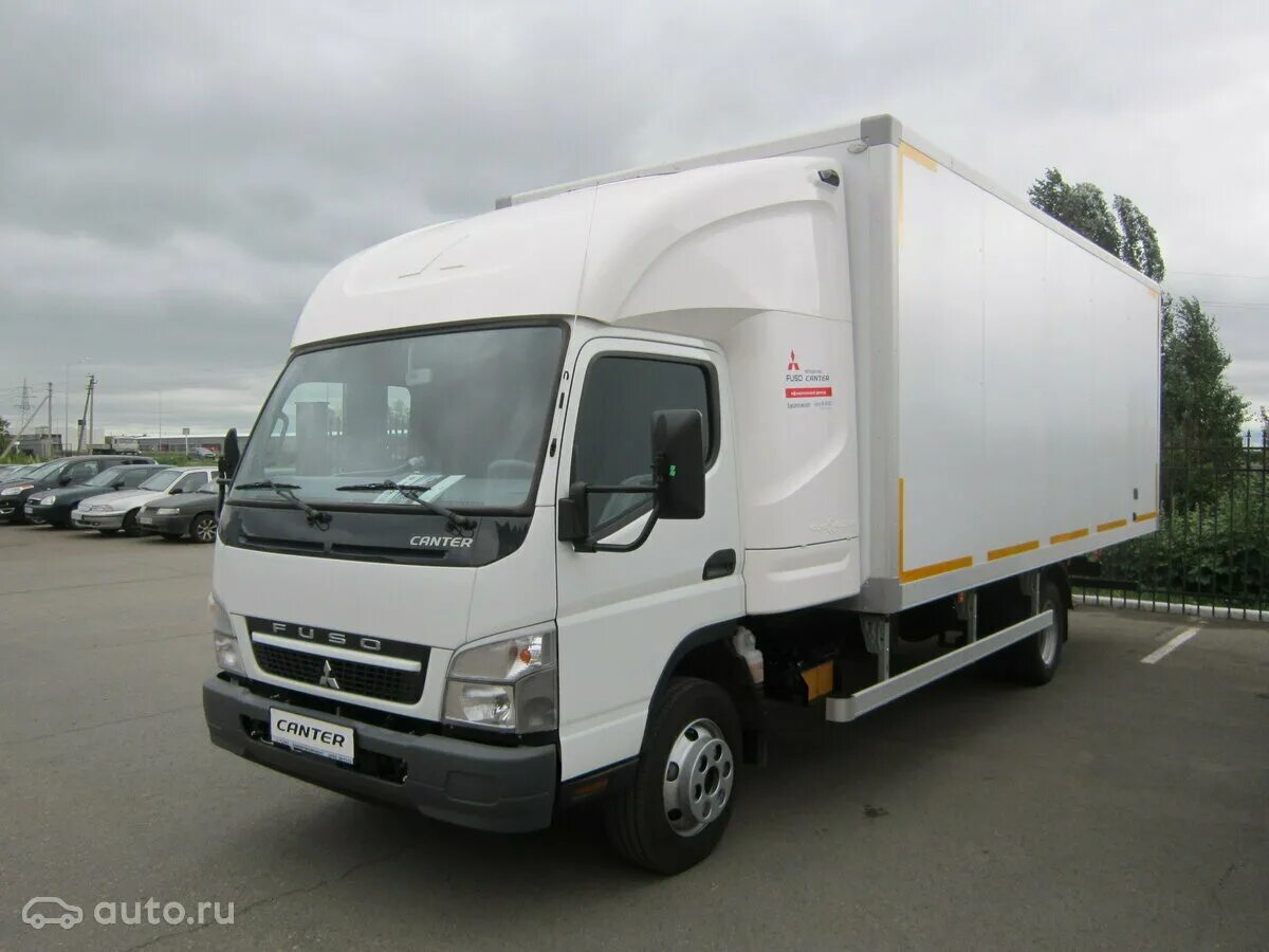 Митсубиси 5 тонн. Фусо Кантер 5 тонн со спальником. Fuso Canter со спальником. Mitsubishi Fuso Canter 5 тонн. Mitsubishi Fuso Кантер с закабинным спальником.