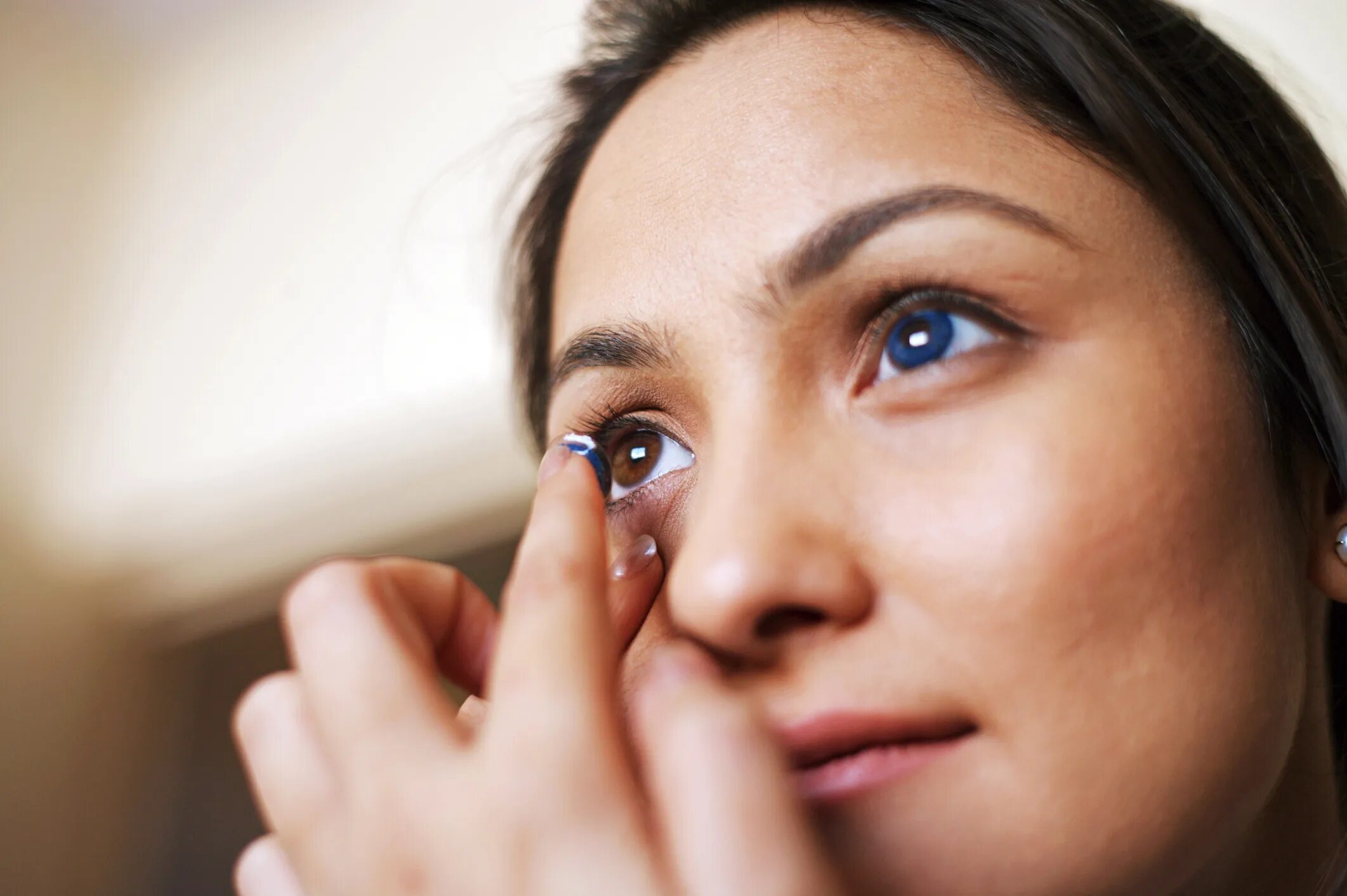 Можно ли вставить глаз. Цвет глаз. Снимание линз. Искусственная сетчатка. Склеральные линзы кератоконус.