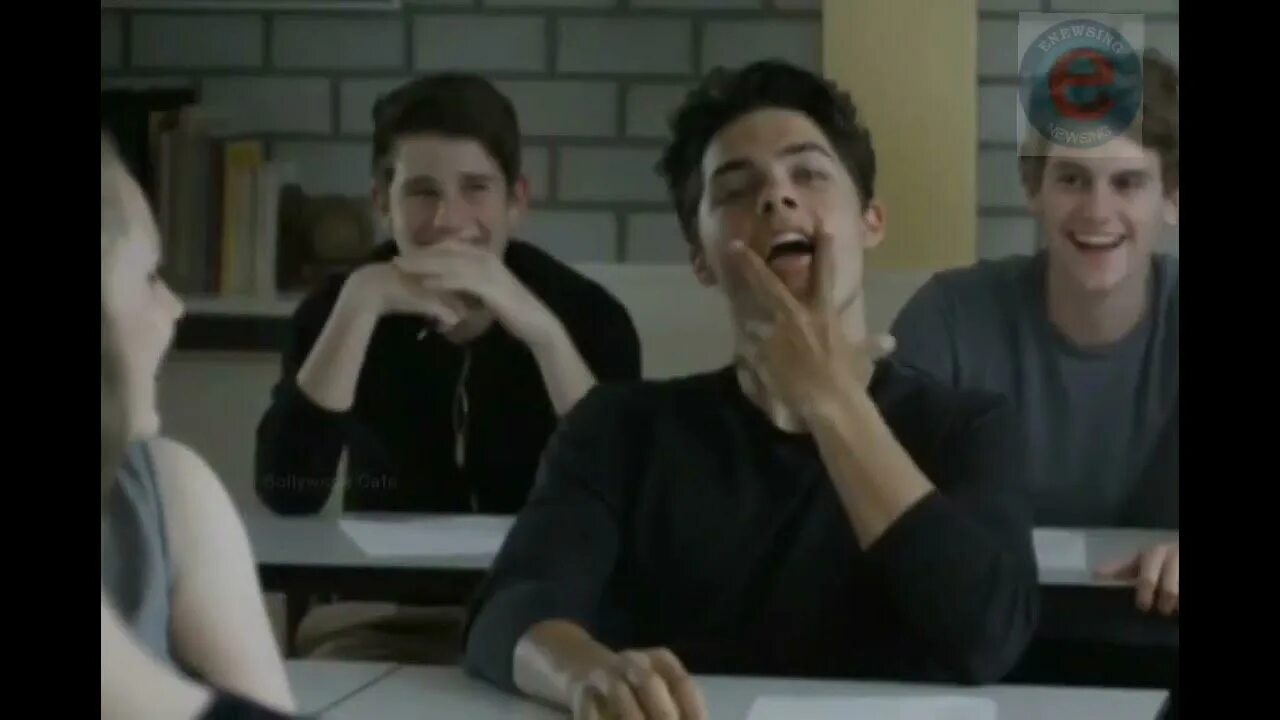 Surrendering to my crush 1.15. My teacher my crush. тичер краш. учитель краш.