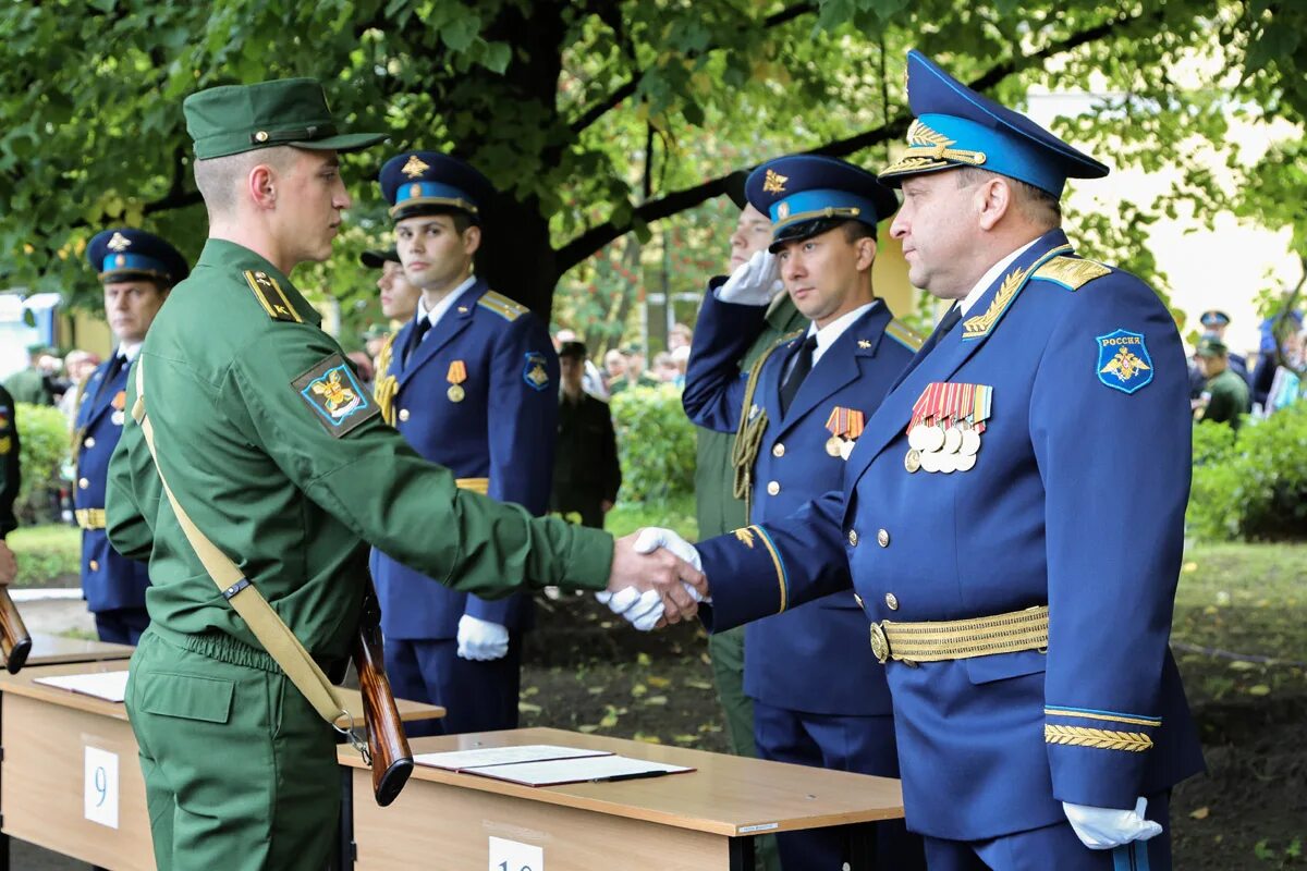 Сайт можайского военного. Вка имени а.ф.Можайского. Погоны Можайской Академии. Курсанты Можайской Академии. Можайка Академия форма парадная.