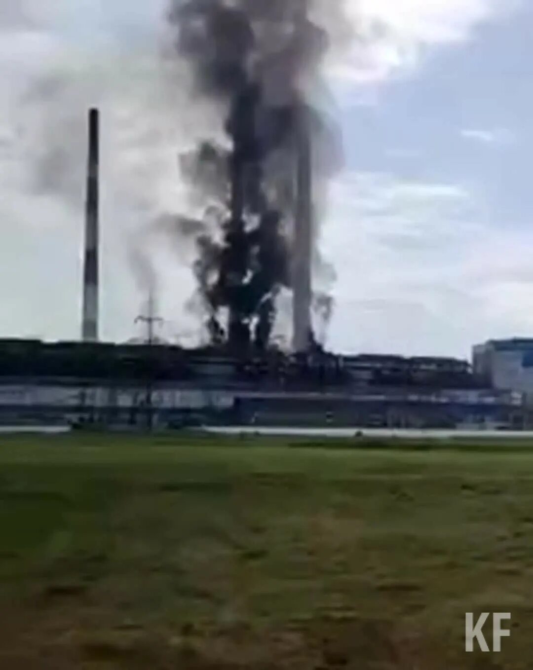 Что случилось на новочеркасской грэс. Новочеркасская ГРЭС пожар 14.06.2023. В Новочеркасске взорвалась ГРЭС. Новочеркасская ГРЭС взрыв. Пожар на ГРЭС.