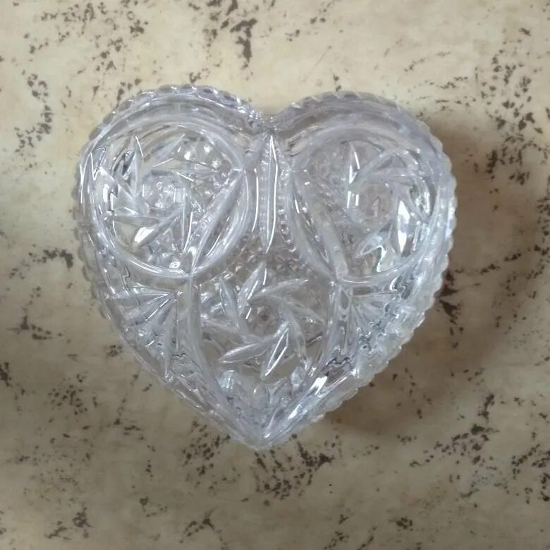 Сувенир "сердце". Хрустальное сердце. Сердце горный хрусталь. Хрустальная роза. Хрустальное сердце статуэтка.
