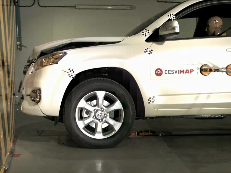 Тест рав 4. Тойота рав 4 2010. toyota rav4 2010 bidfax. краш тест тойота рав 4. toyota rav4 2010 boston.