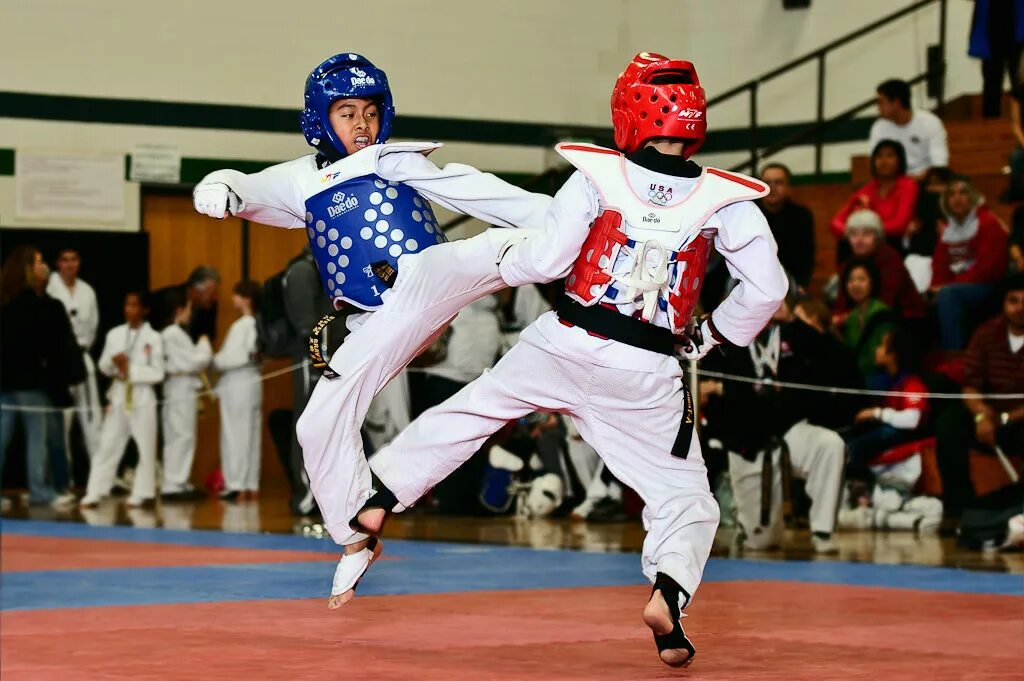 Тхэквондо возраст. Тхэквондо ВТФ. Tae Kwon do. Тхэквондо ВТФ дети. Тхэквондо ВТФ спарринг.