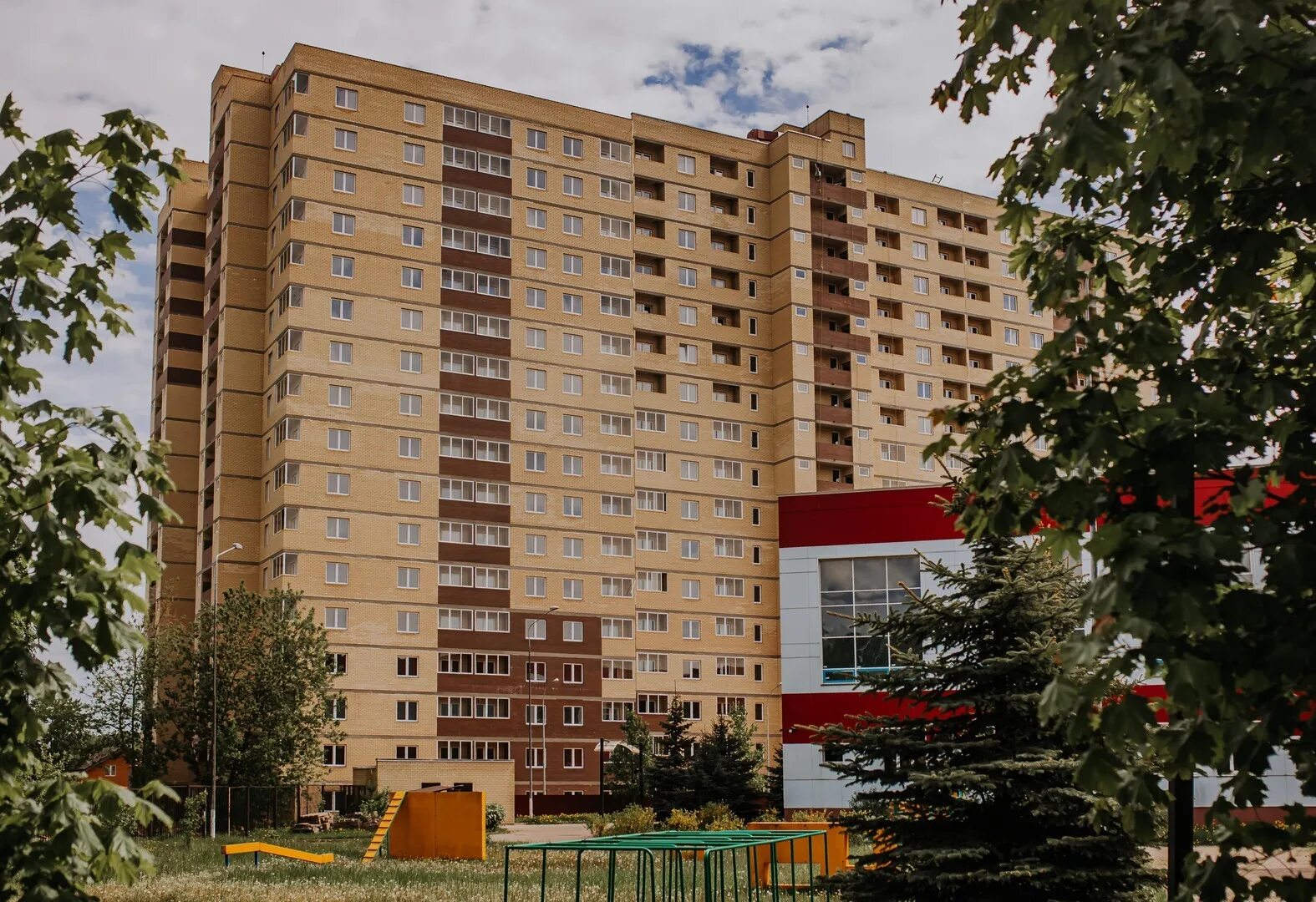 Жк полет застройщик. Жк полет купавна. старая купавна монолитный новый дом трудовая 19а. жк полет купавна фото. жилой комплекс полет фото.