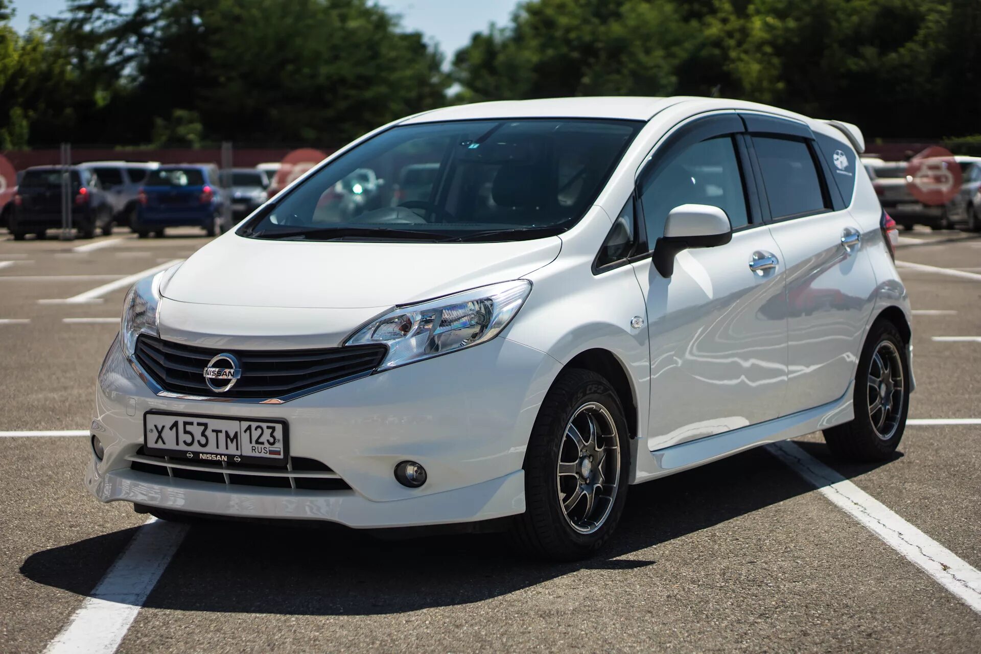 Ниссан ноут е12 размер. Nissan Note 2013. Ниссан ноут е12. Ниссан ноут 2013. Ниссан ноут е11 Ниссан ноут е11.