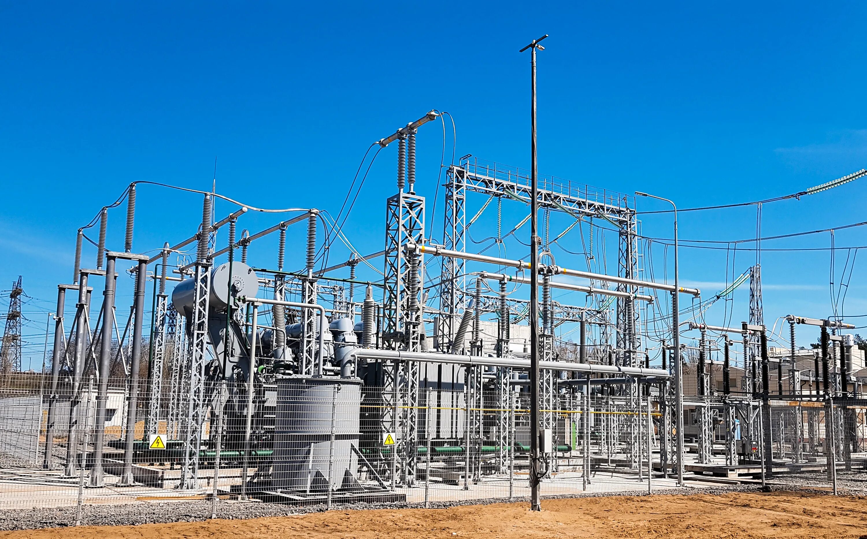 Красивые фотографии распредустройства. Распределительные устройства электростанций. Распределительных устройств ксо/кру 6-20кв. Шкафы грщ 4000а электрощит. Распределительные устройства электростанций.