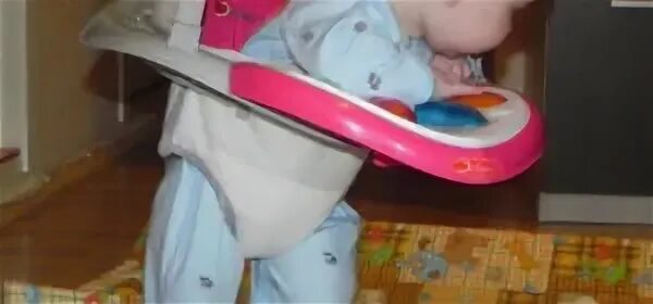 Во сколько месяцев можно в ходунки девочку. Мальчик 6 мес в ходунках. во сколько месяцев можно сажать ребенка в ходунки. во сколько месяцев можно садить в ходунки. ходунки детские со скольки месяцев.