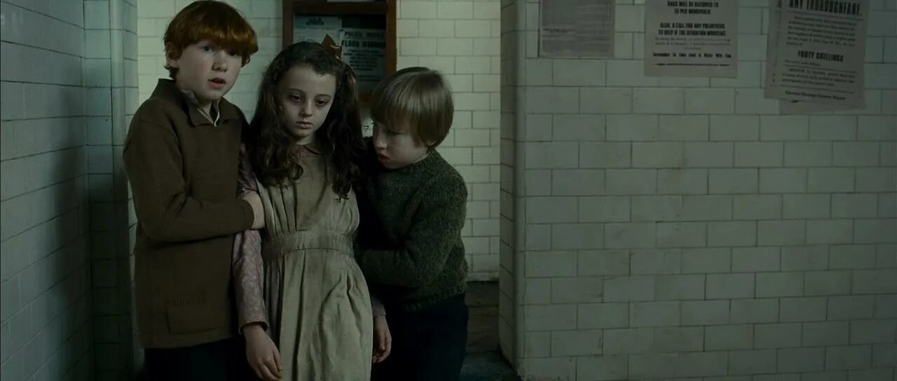 Женщина в чёрном. Женщина в чёрном 2 ангел смерти. Джанет хамфри женщина в черном. Женщина в черном 2012 рэдклифф. Женщина в черном 2: ангел смерти фильм 2014.