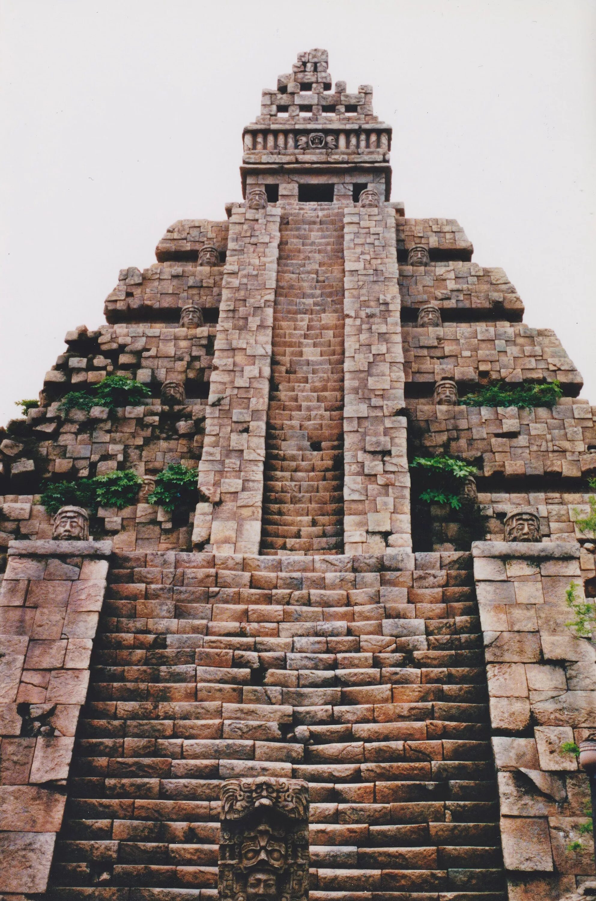 Build a temple. Храм Теночтитлан ацтеков. Храм ацтеков в Мексике. Храм солнца ацтеков. Ацтеки Майя инки храмы.