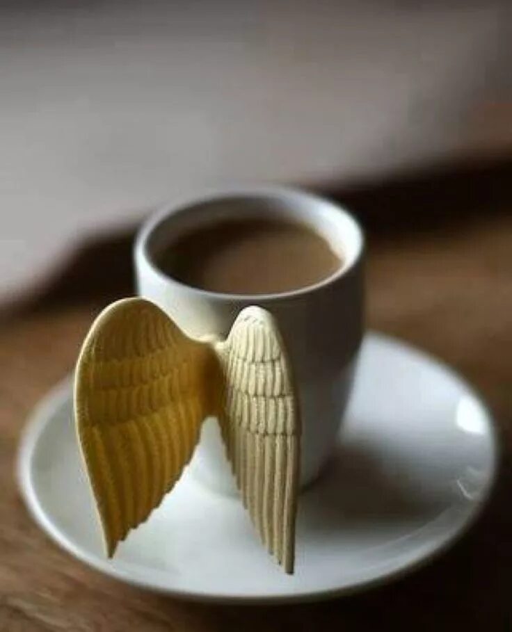 Кофейные ангелы. Необычная кофейная чашка. Оригинальные чашки для кофе. Необычные чашки для кофе. Чашка с крылышками.