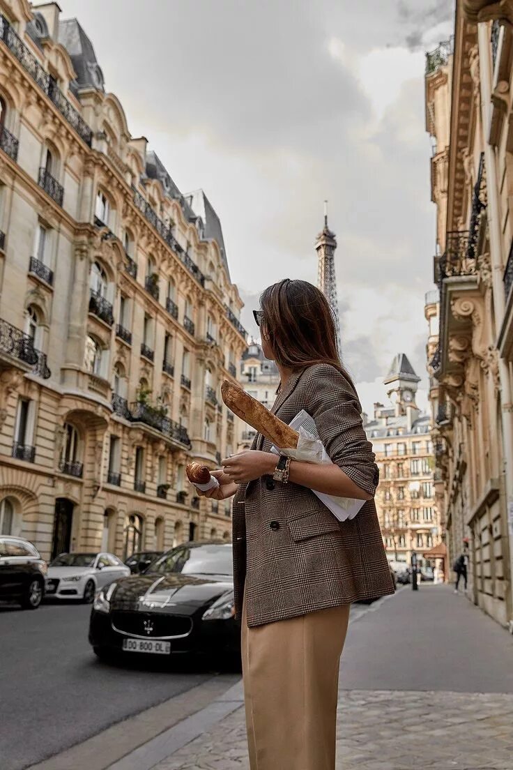 French life. Мода Парижа Франции стиль Парижский Шик. Парижский Шик стиль. Девушки на улицах Парижа. Фотосессия в парижском стиле.