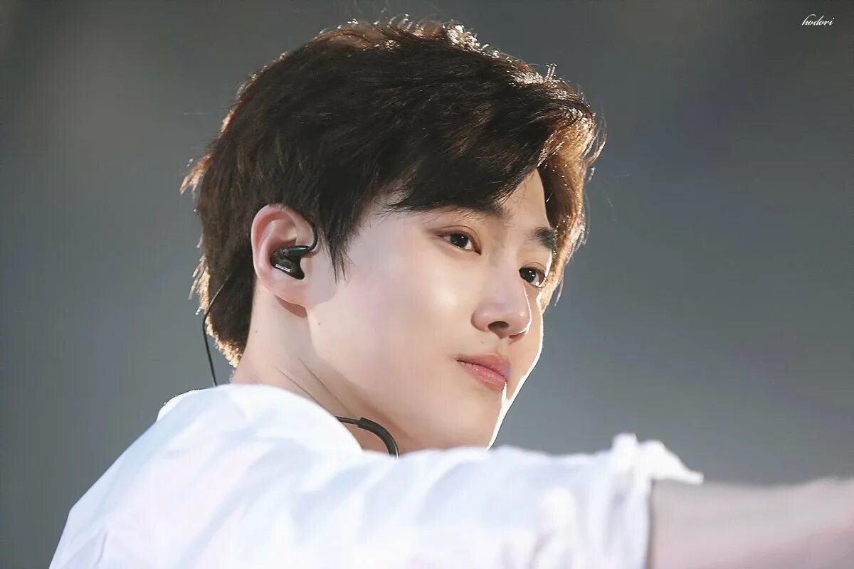 Suho exo. Сухо ехо. Сухо ехо. Сухо ехо. Экзо галактики.