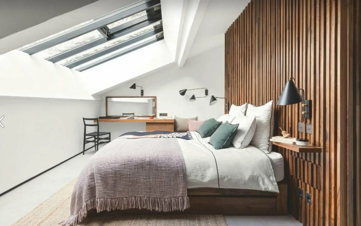 интерьер мансарды. спальня с мансардной крышей. спальня с мансардным потолком. детская спальня на мансарде. спальня на мансарде в скандинавском стиле.