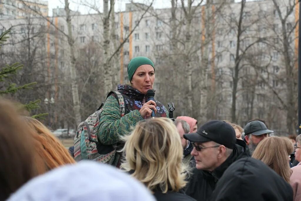 Инициативная группа граждан выступила против намеченного руководством. Инициативная группа граждан выступила против намеченного руководством
