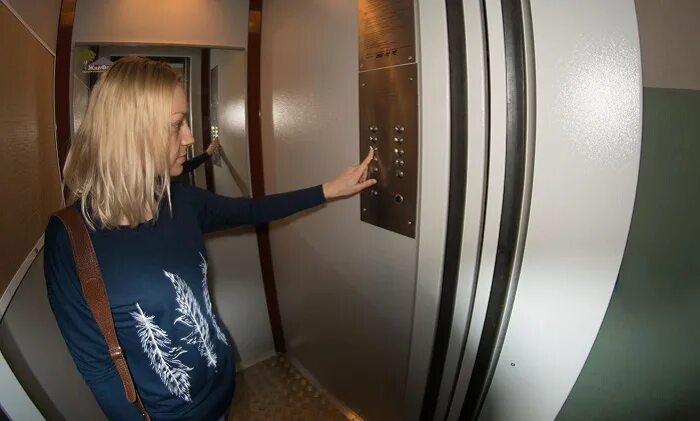 Убирается на кухне. Убираться в комнате. Убранная комната. Уборка дома. Красивая уборка.