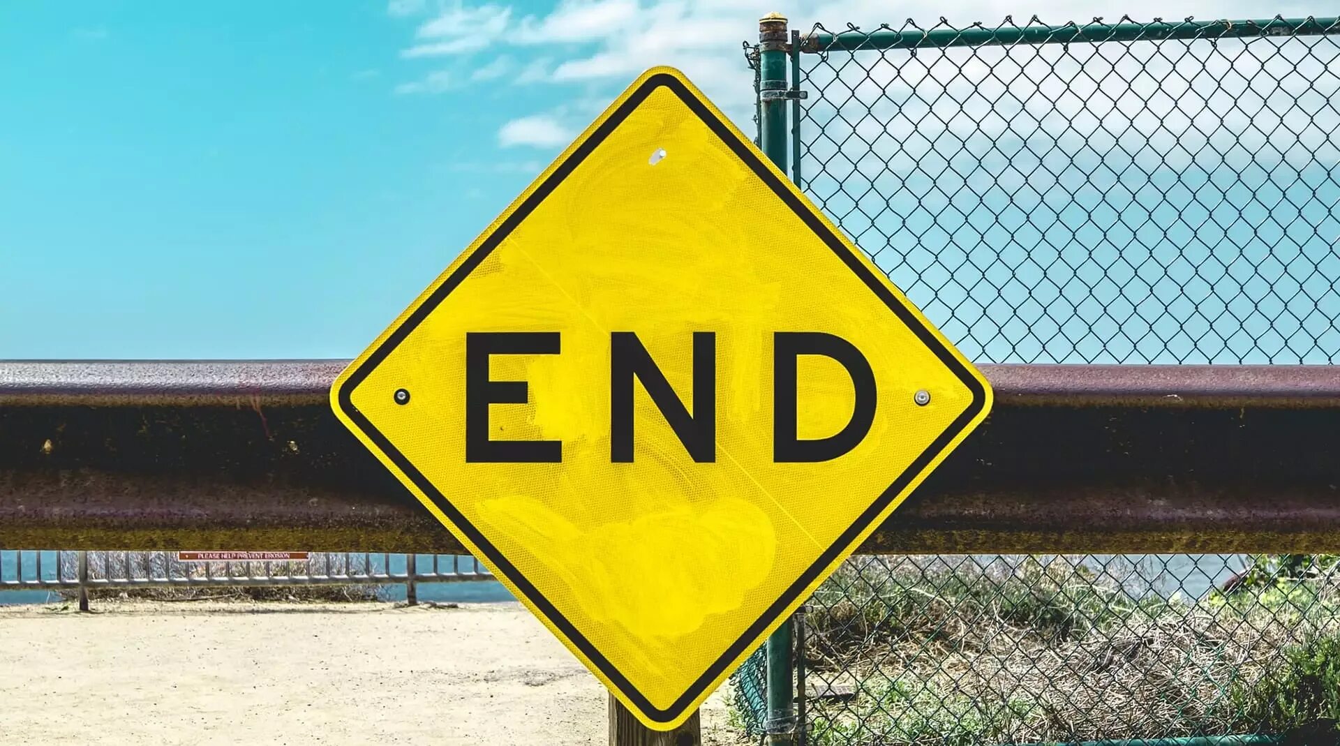Gets us all in the end. Табличка the end. the end картинка. энд.