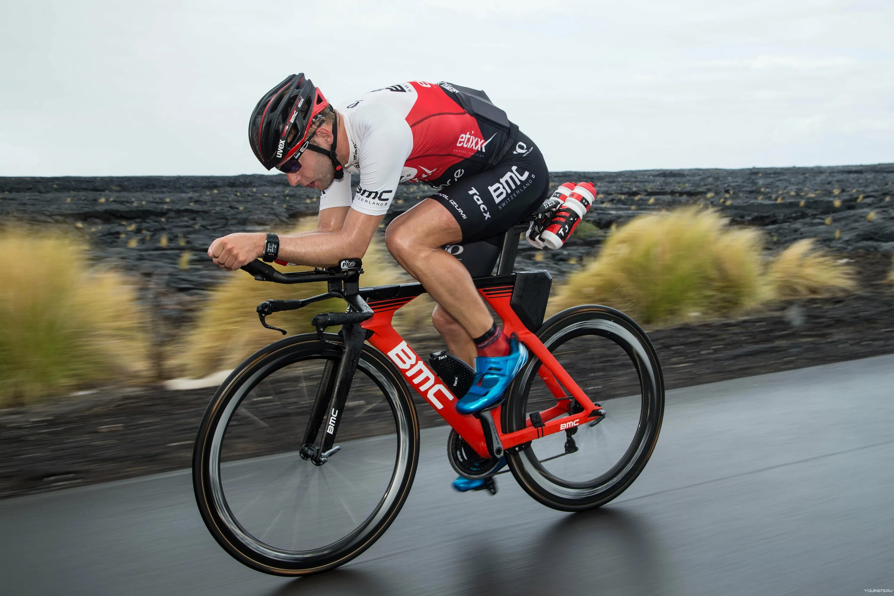 Какую скорость развивает велосипед. Giant triathlon. велосипед триатлон для триатлона. шоссейный велосипед для триатлона. велосипед для ironman.