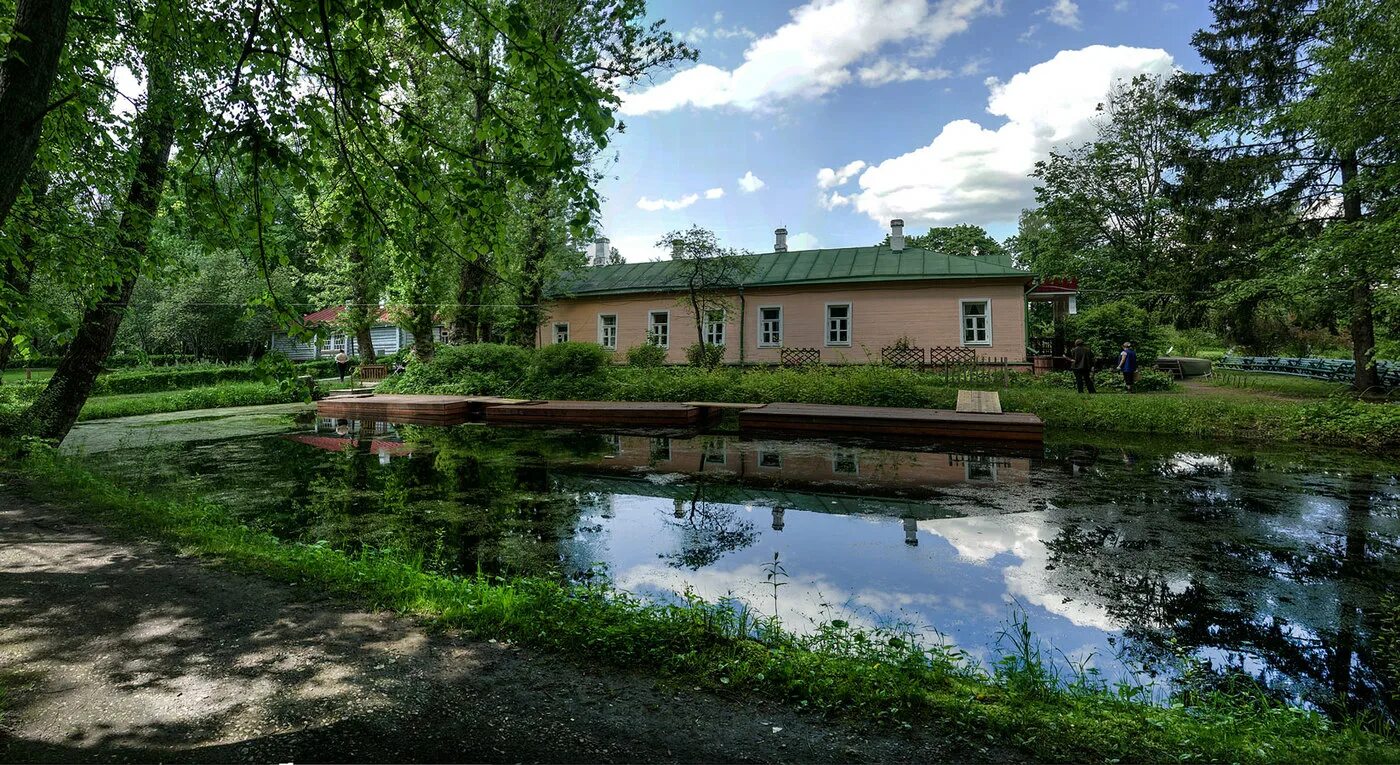 Подмосковном чехове. Мелихово музей-усадьба. Усадьба Мелихово Чехов. Чехов имение Мелихово. Музей-заповедник а.п. Чехова «Мелихово».