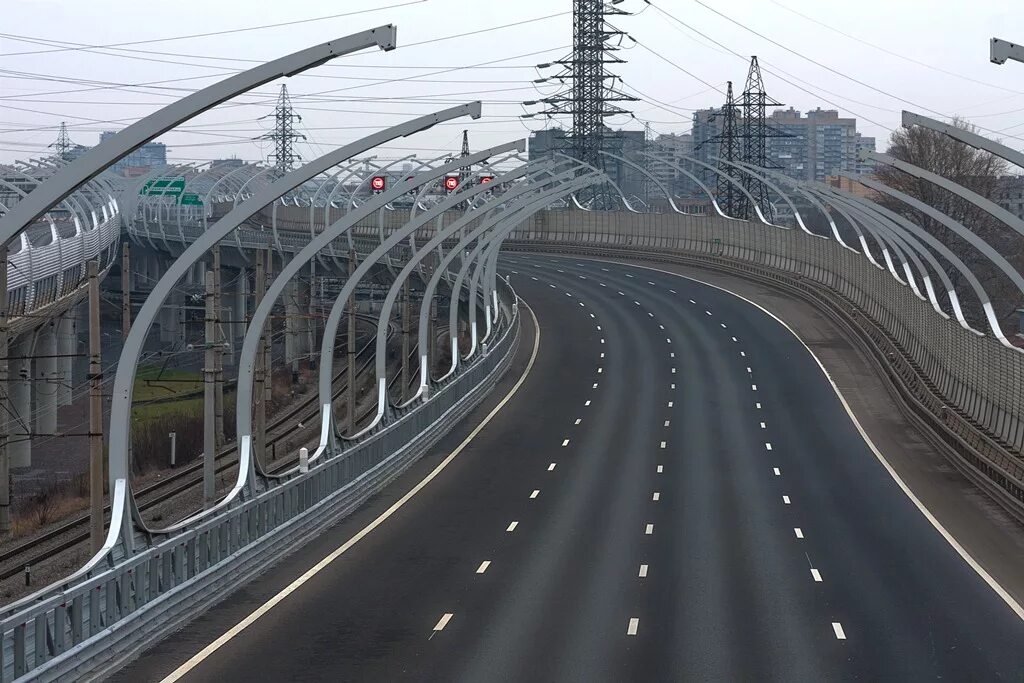 московская кольцевая автомобильная дорога. автодорожный путепровод. как называется дорога над дорогой. путепровод переделкино. шоссе кэти в техасе.