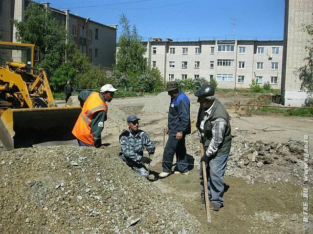 Харьков 624 микрорайон. 8 мкрн в гае. Зеленоград 8 микрорайон. Благоустроенная пешеходная тропа. 8 микрорайон ноябрьск.