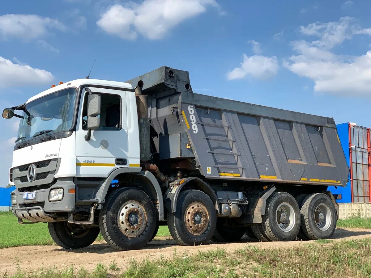водитель самосвала. водители с камазом 65115. водитель самосвала камаз. самосвал вахта. камаз 6520 тягач.