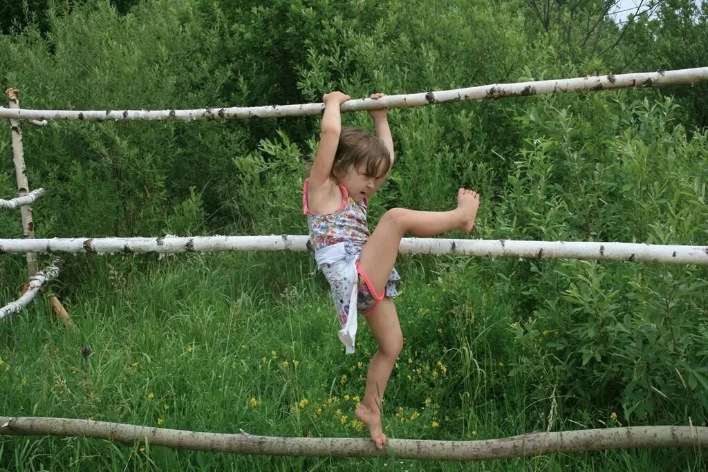 Гео Кемп. Гео Кэмп лагерь. Лагерь Гео Кэмп индейцы. Мальчики лагерь индиц.