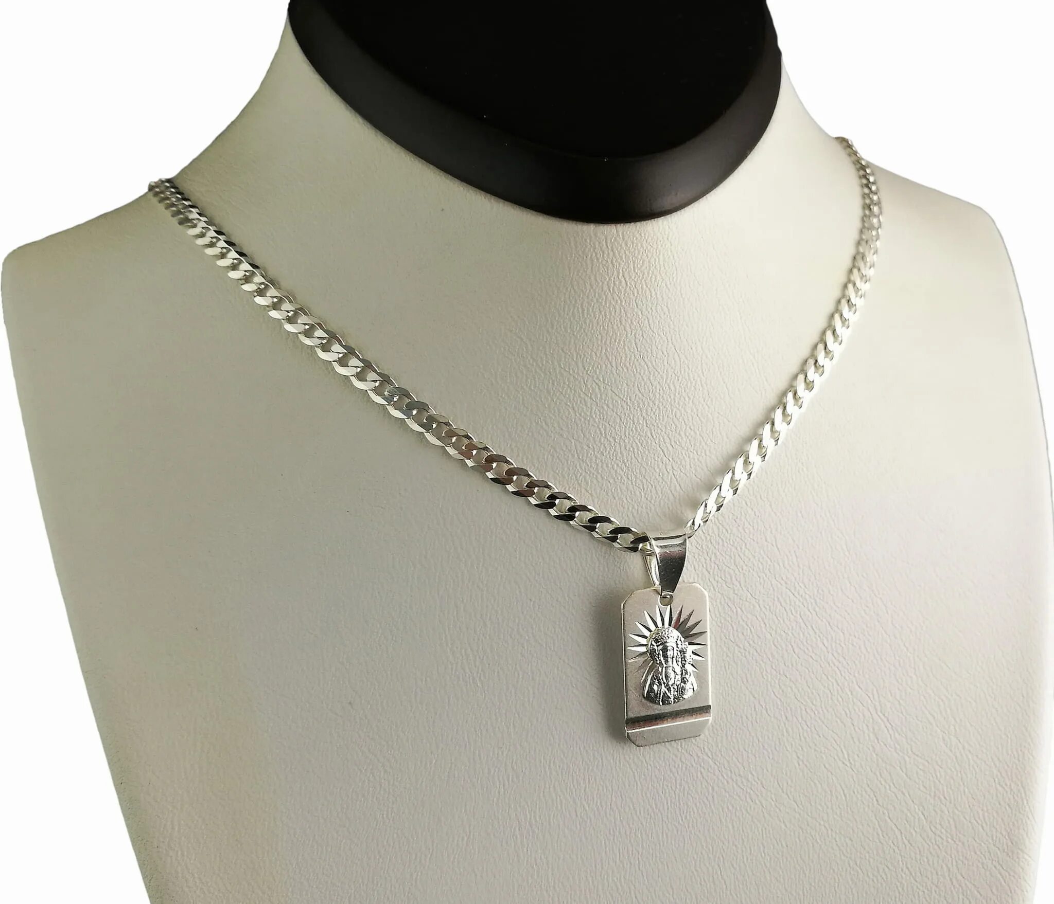 короткие серебряные цепочки на шею женские. санлайт цепь серебро змейка. серебряная цепочка на шее. цепь серебряная женская на шею. серебряная цепь на шею женская.