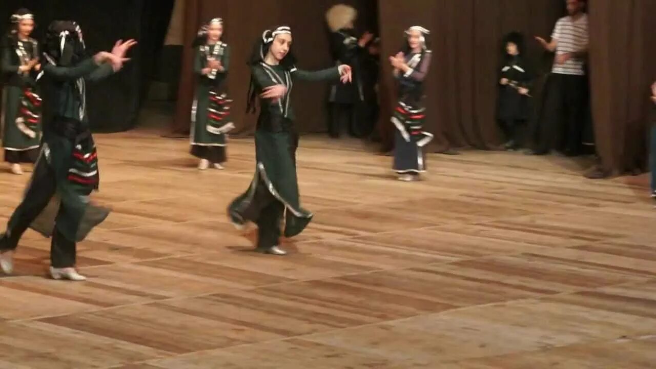 Аджарский танец Гандаган. Грузинская - Ачарули (Гандагана). Грузинский танец Ачарули. Грузинский ансамбль Сухишвили Ачарули.