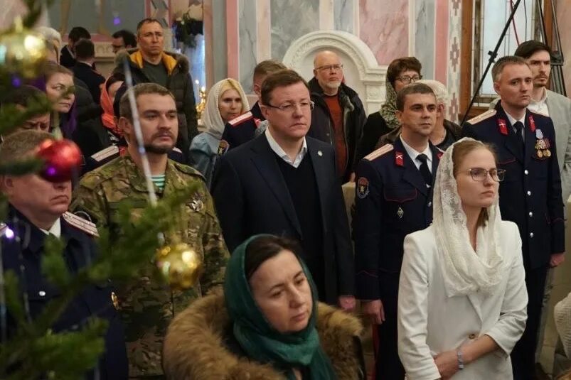 Рождественская литургия в храме. Михаил устинов писатель. Михаил устинов песни. Земляки рождественская. Земляки рождественская.