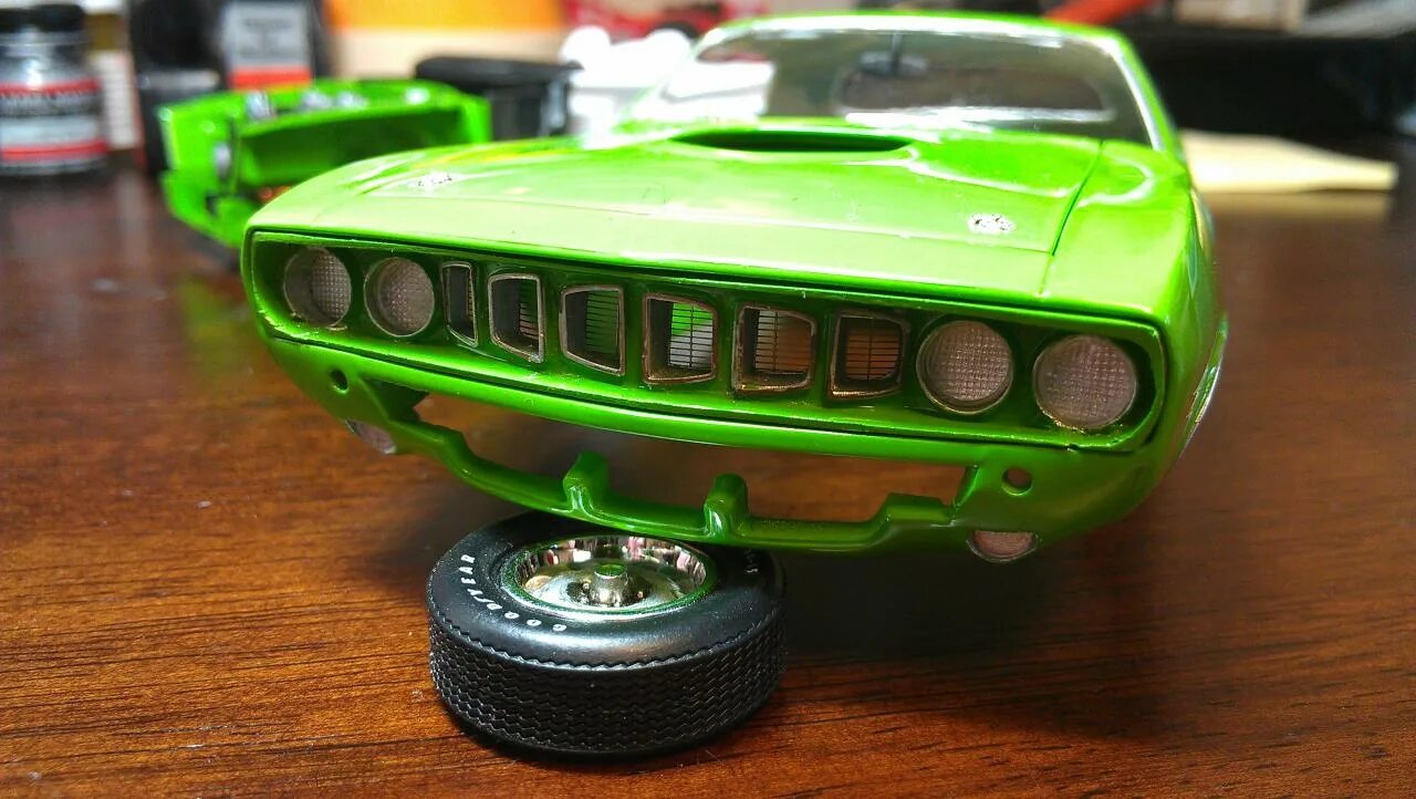 Плимут 1 24. Plymouth Hemi CUDA 1 43 hot Wheels. Сборная модель Revell автомобиль 71 Plymouth GTX Форсаж Revell.