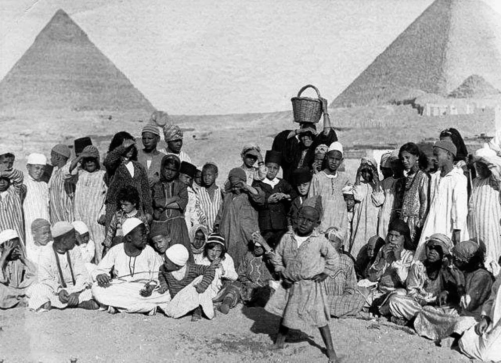Самый древний народ египта. Египет 1920-е. Египетские пирамиды. Египетская группа. Египетская группа народы.