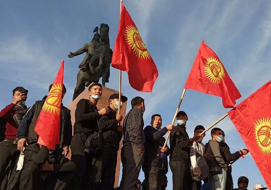 Киргизии 2010. Революция тюльпанов. киргизия. 2005 год. кыргызстан революция 2025. революция кыргызстан 2005. революция 2005 в киргизии бишкек.