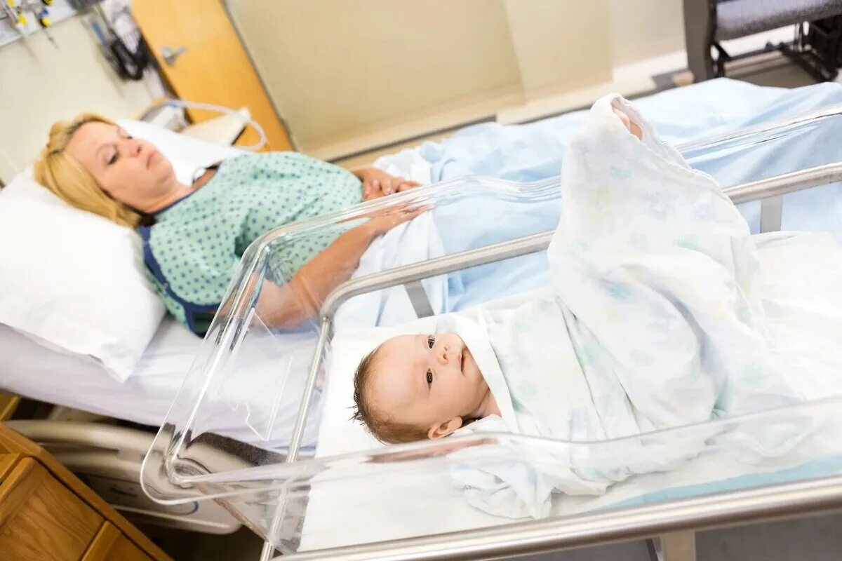 Новорожденный в больнице. Роды детей в больнице