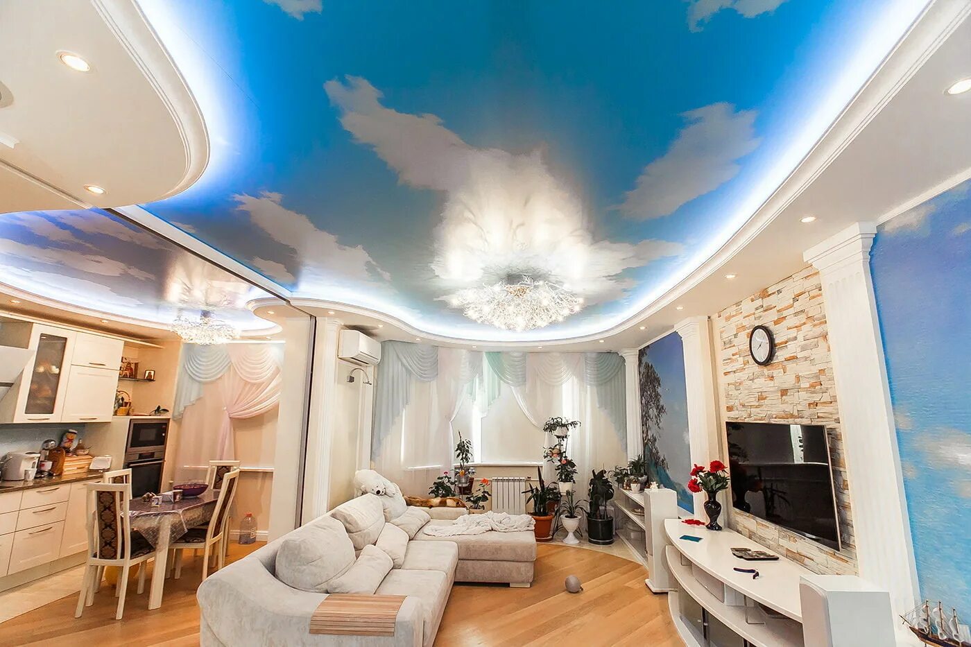 Stretch ceiling. Дабл Вижион потолки натяжные. Potolok Zala потолок для зала. Красивые навесные потолки. Фотопечать на потолке.