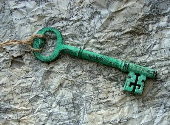 Игра зеленый ключ. Грин ключ пароли. Зеленый ключ дбд. Рука с зелеными ключами. Ключ спасатель.