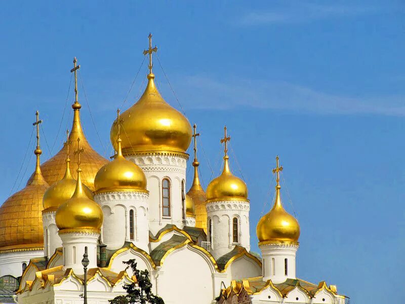 серафимович церковь с 33 куполами. златоглавые соборы в москве. храм с 33 куполами город серафимович в волгоградской области. церковь с золотыми куполами в москве. киев собор софии золотые купола.