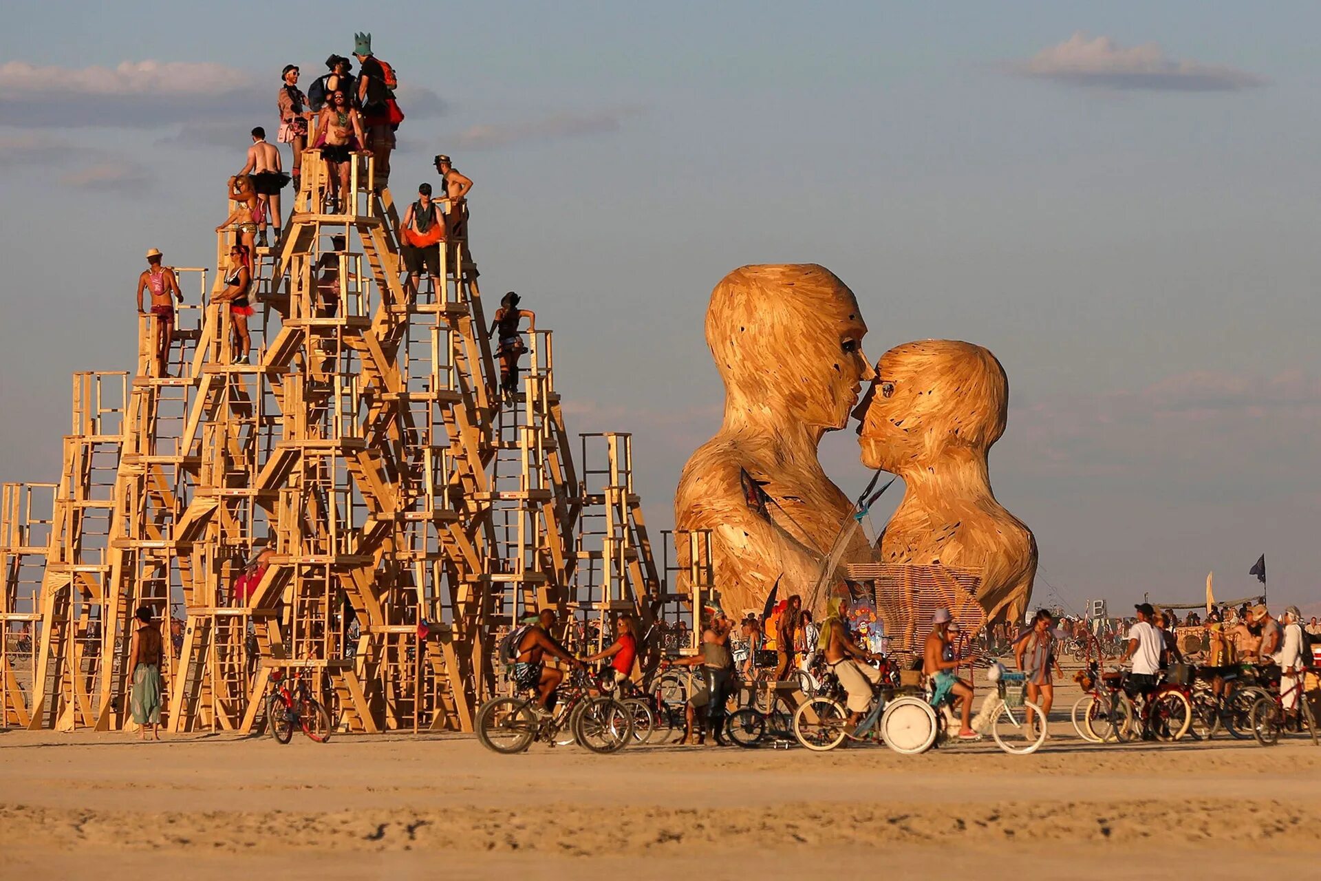 Бёрнинг мэн 2021. Burning man музыка. Стиль бернинг мэн. Фестиваль невада бернинг мэн. Burning man фестиваль 1998.