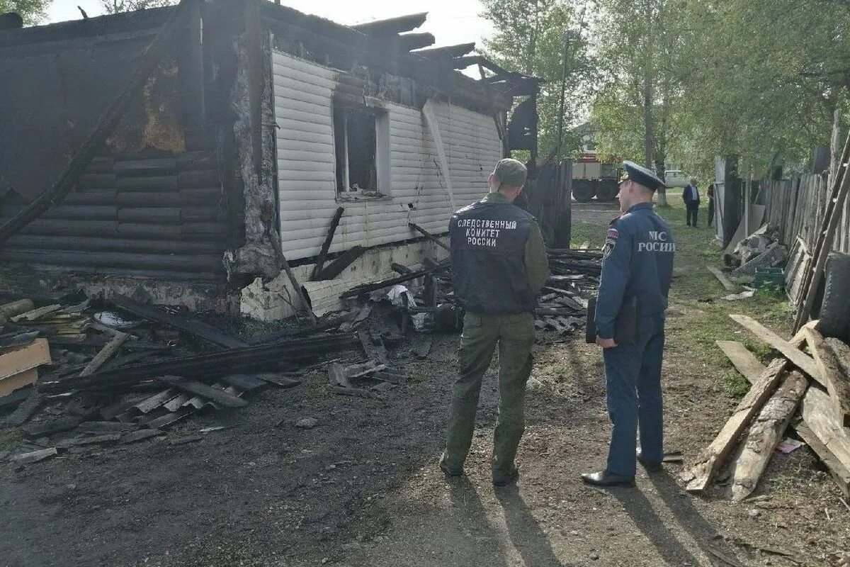 Пожар на пилораме в Ижморском.. Дом горит. Происшествия в Ижморском районе. Пожар в Мариинске. Пожар 4 декабря