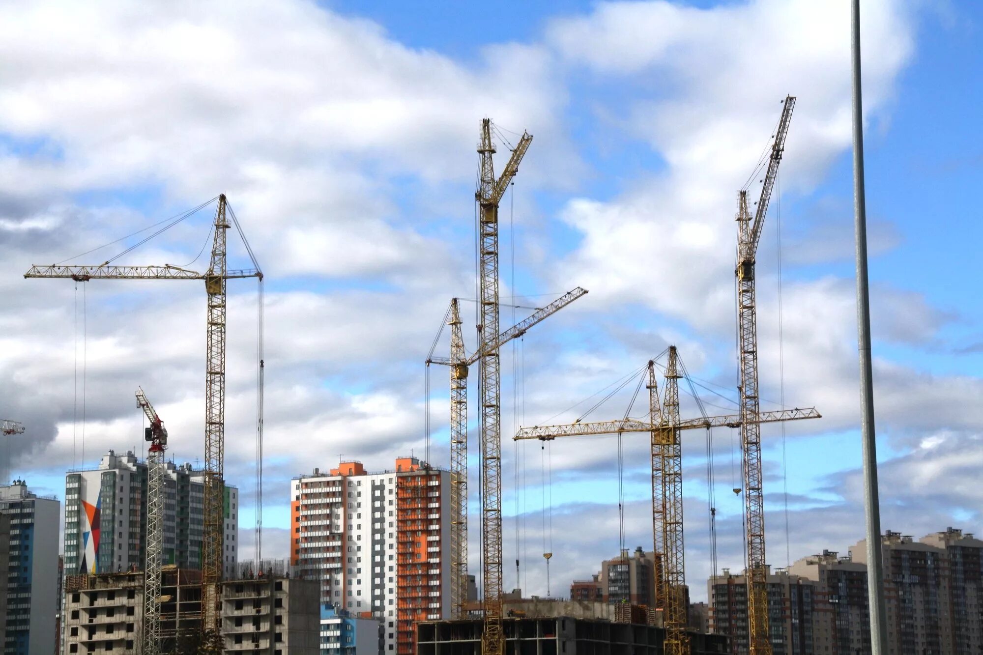 И жилищном хозяйстве строительстве